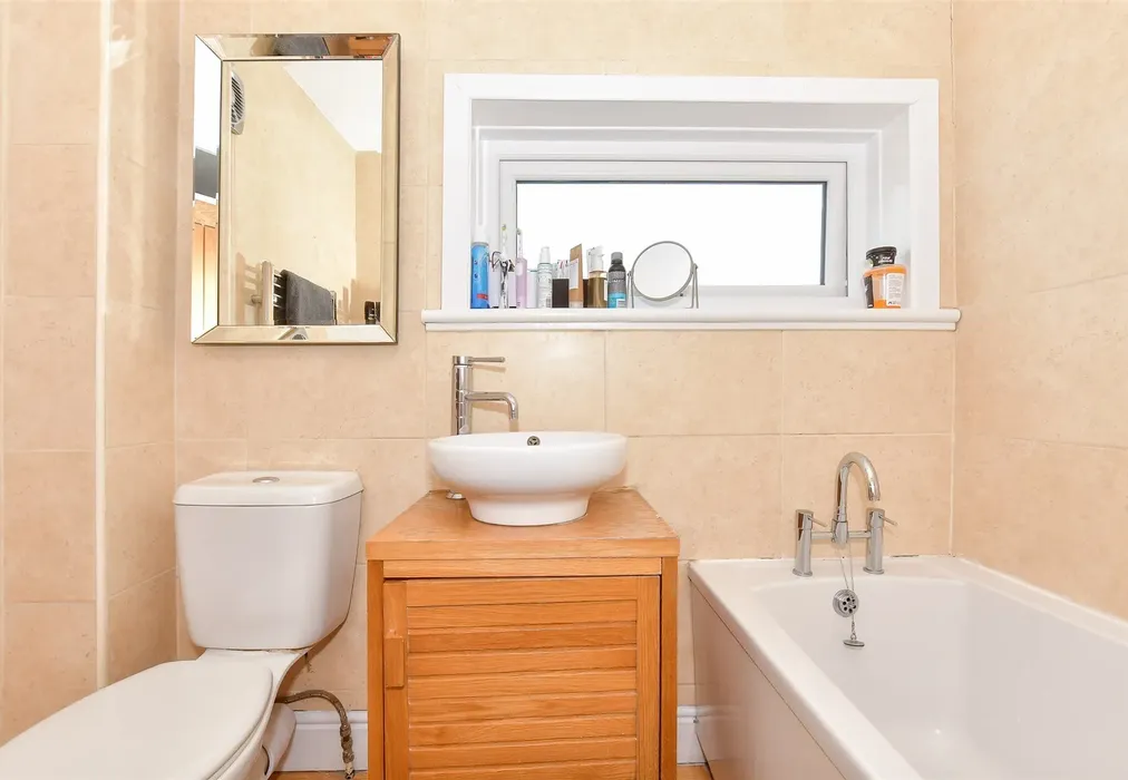 Bathroom - Kingsfield Road, Broomfield, Herne Bay, Kent - Wards of Kent