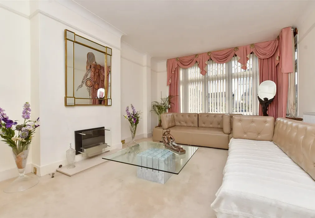 Living Room - Waddon Close, Croydon, Surrey - Wards of Kent
