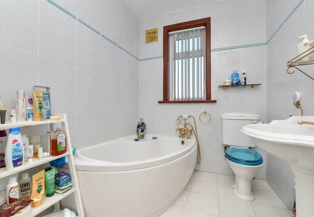 Bathroom - Waddon Close, Croydon, Surrey - Wards of Kent