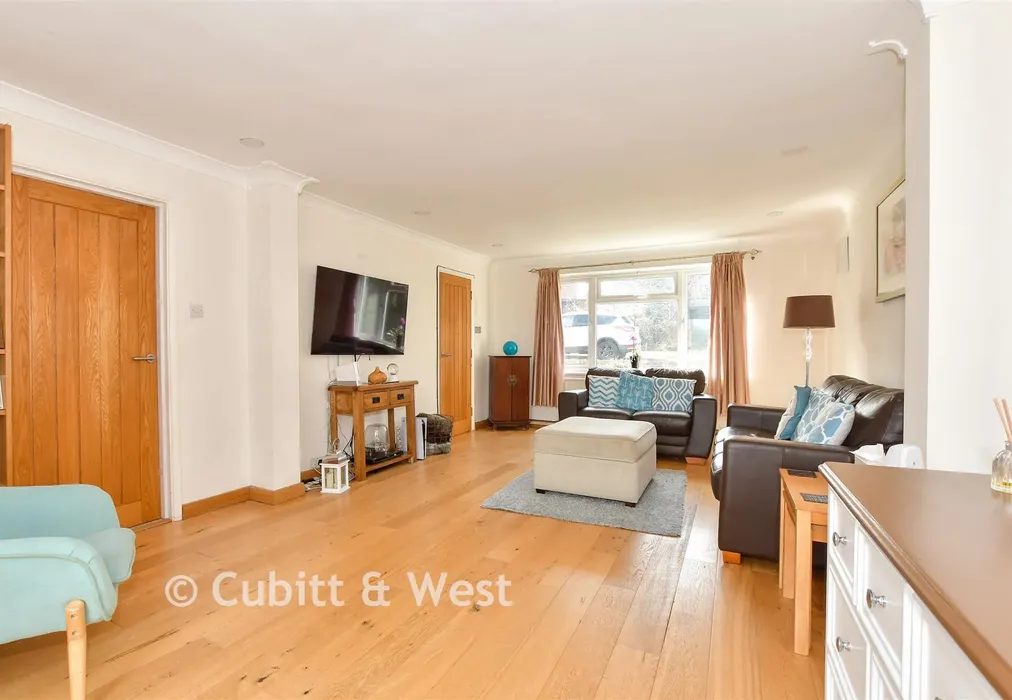 Lounge - Nursery Hill, Shamley Green, Guildford, Surrey - Wards of Kent