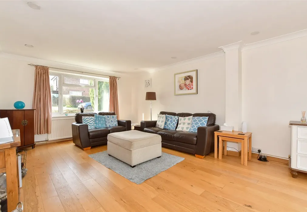 Lounge - Nursery Hill, Shamley Green, Guildford, Surrey - Wards of Kent