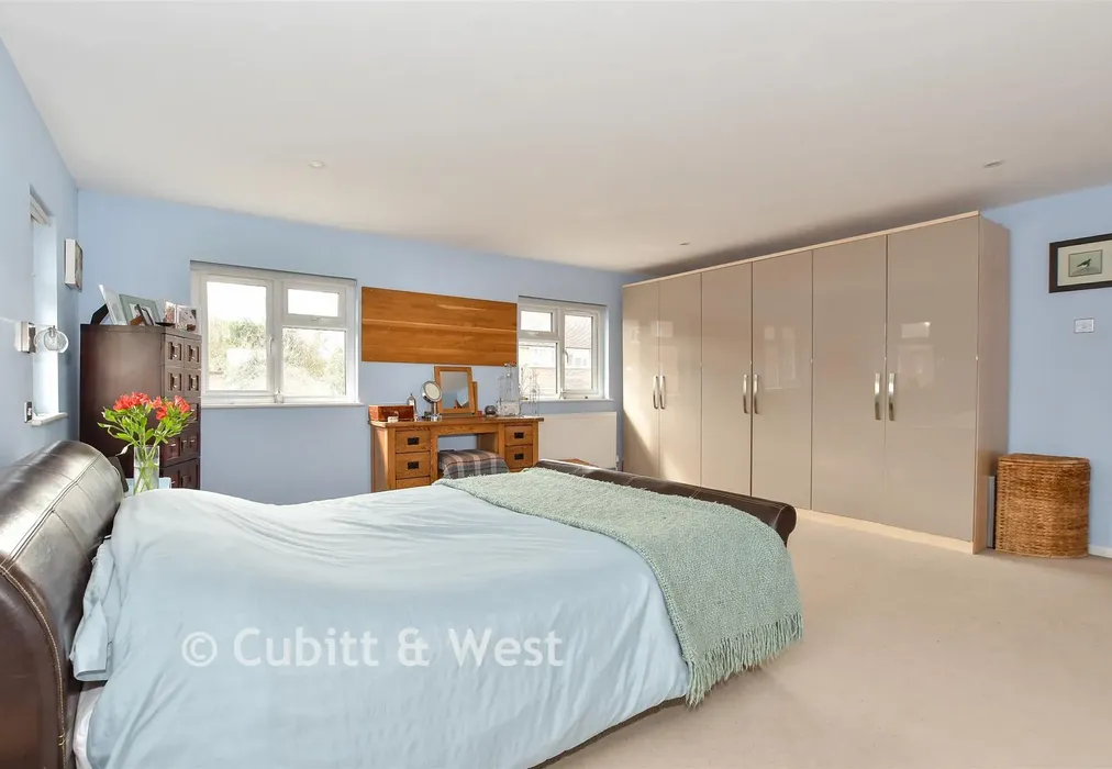 Bedroom 1 - Nursery Hill, Shamley Green, Guildford, Surrey - Wards of Kent