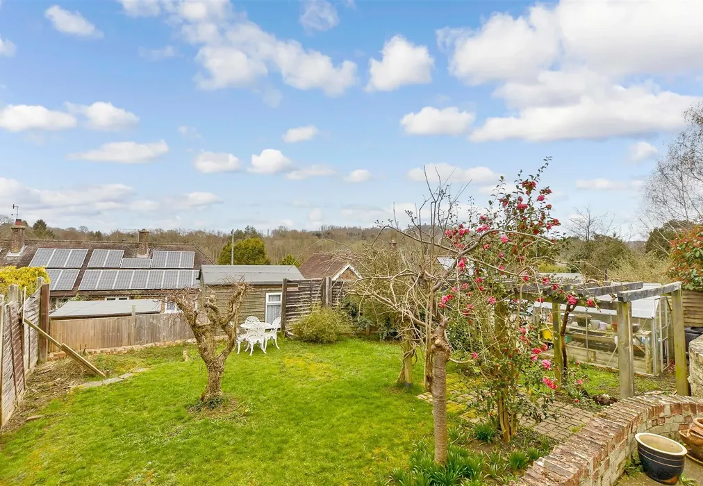 Rear Garden - Nursery Hill, Shamley Green, Guildford, Surrey - Wards of Kent