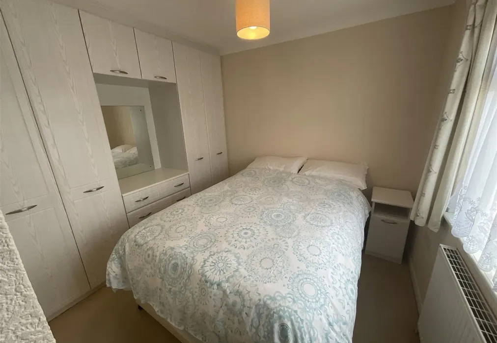 Bedroom 1 - Lower Dunton Road, Brentwood, Essex - Wards of Kent