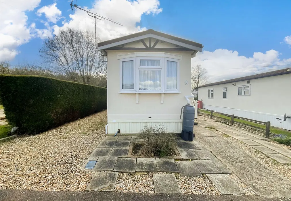 Front - Lower Dunton Road, Brentwood, Essex - Wards of Kent