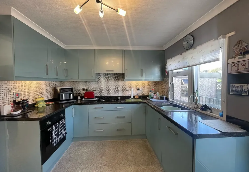Kitchen - Lower Road, East Farleigh, Maidstone, Kent - Wards of Kent