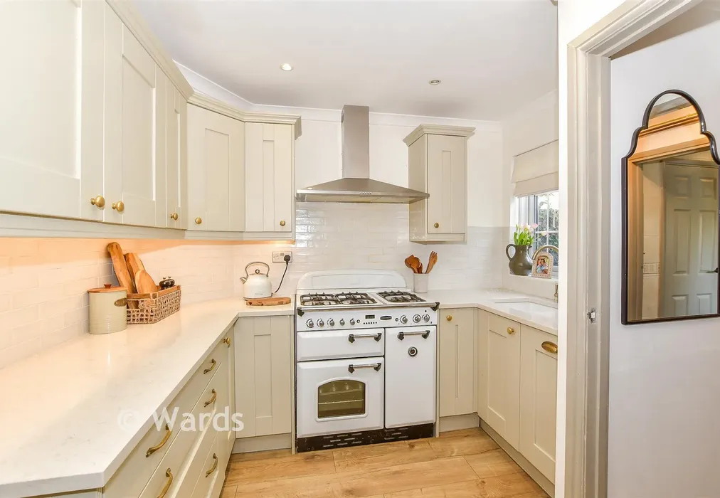 Kitchen - Bell Lane, Staplehurst, Tonbridge, Kent - Wards of Kent