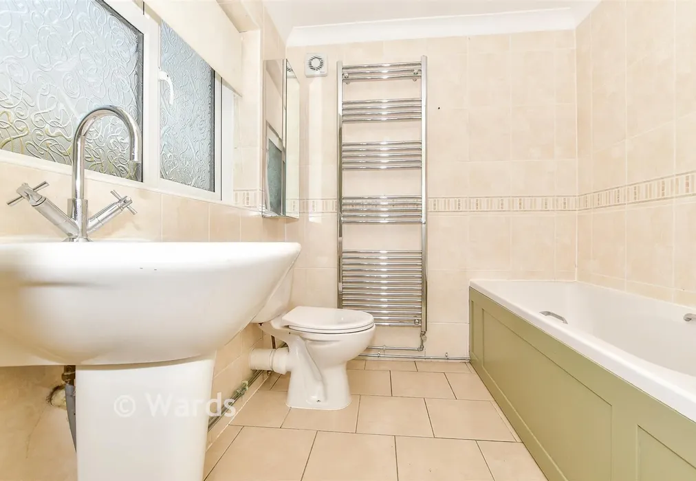 Bathroom - Bell Lane, Staplehurst, Tonbridge, Kent - Wards of Kent