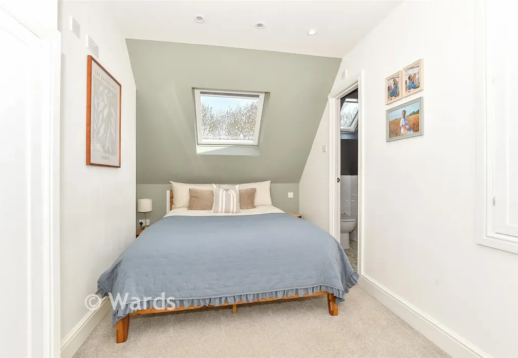 Bedroom 1 - Bell Lane, Staplehurst, Tonbridge, Kent - Wards of Kent