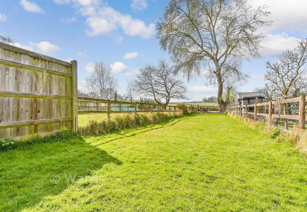 Rear Garden - Bell Lane, Staplehurst, Tonbridge, Kent - Wards of Kent