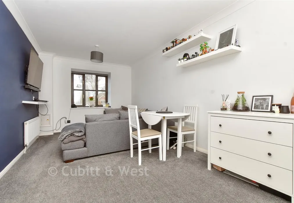 Living Room - Epsom Road, Leatherhead, Surrey - Wards of Kent