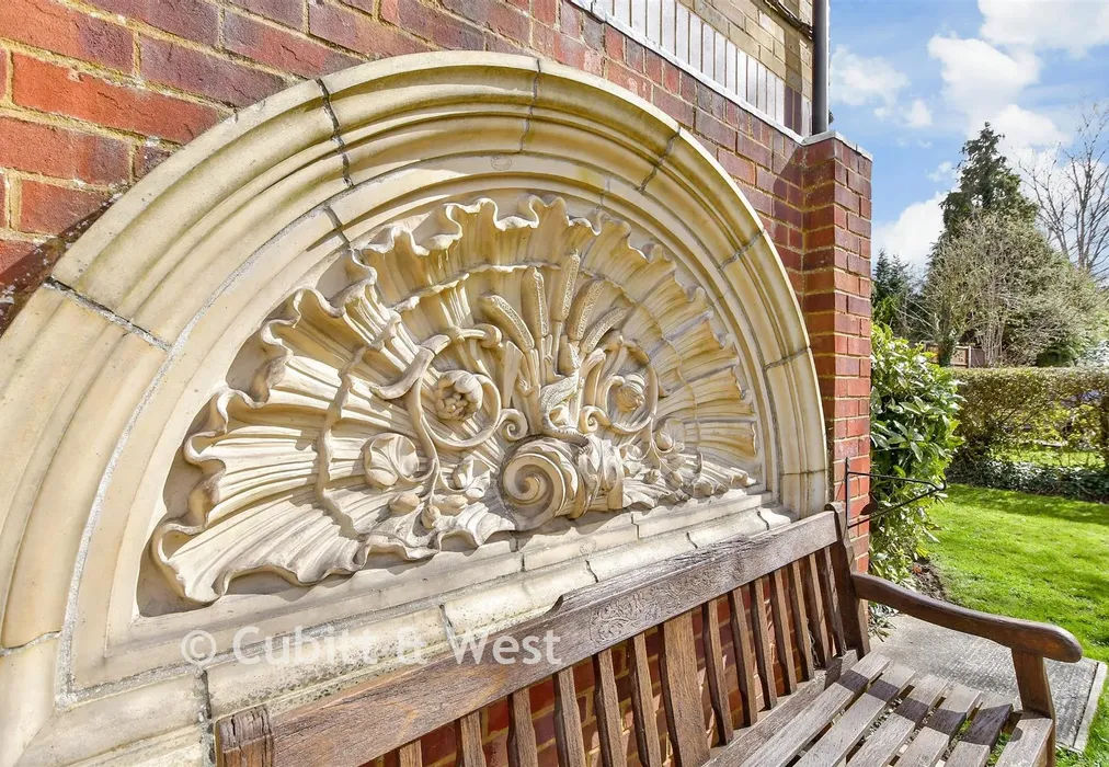 External Feature - Epsom Road, Leatherhead, Surrey - Wards of Kent