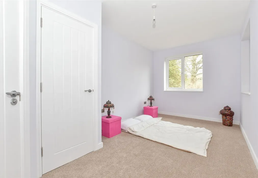 Bedroom 1 - Bell Lane, Smarden, Ashford, Kent - Wards of Kent
