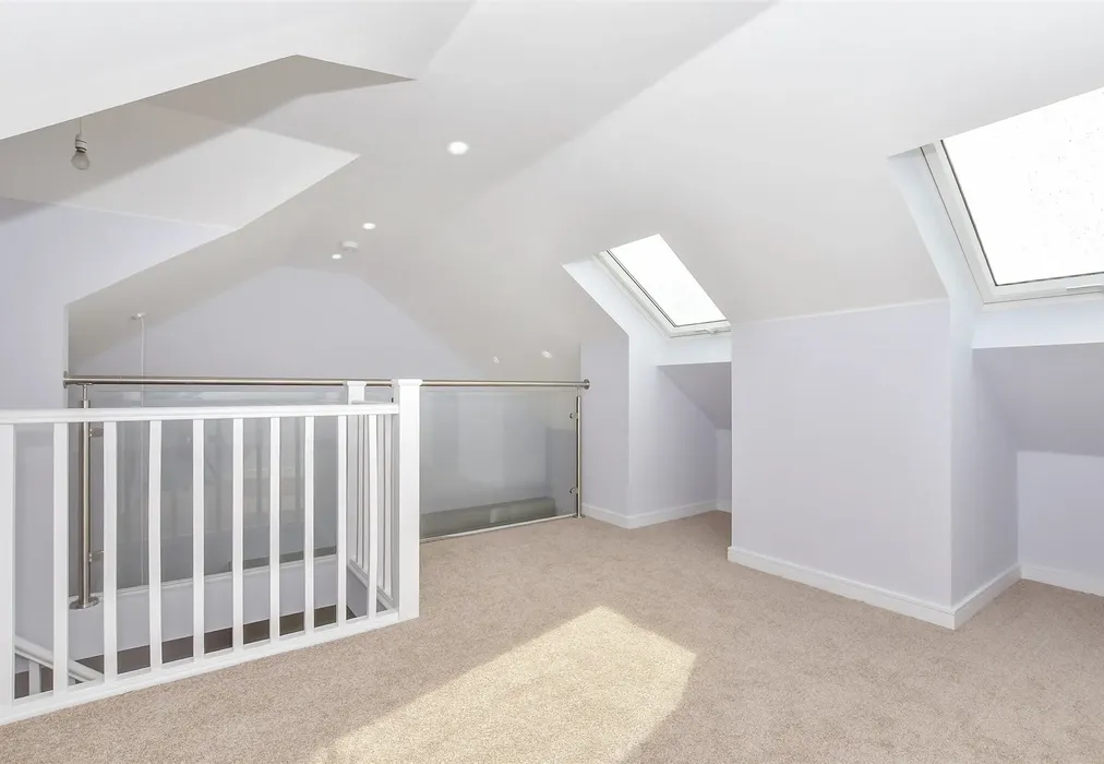 Mezzanine - Bell Lane, Smarden, Ashford, Kent - Wards of Kent