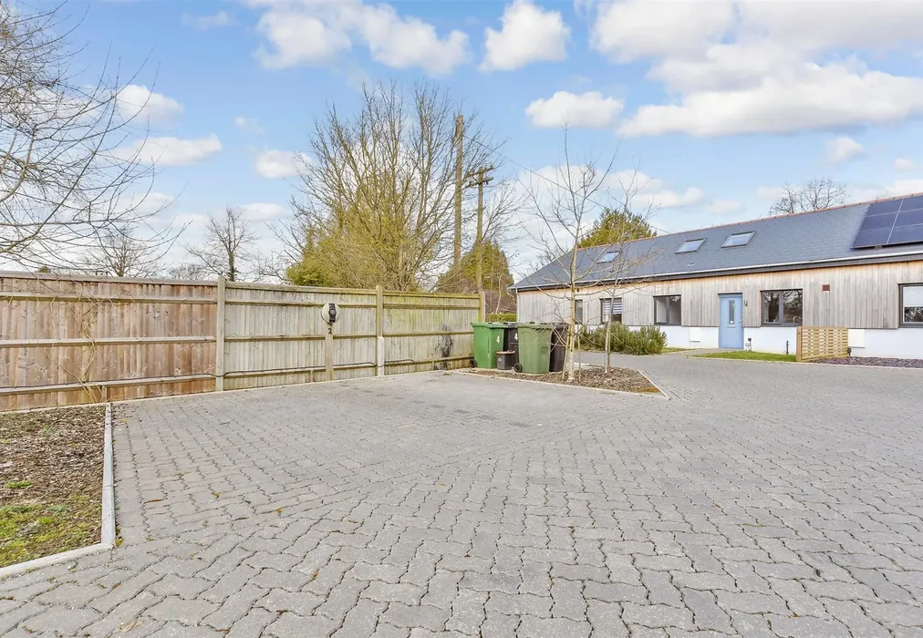 Driveway/Parking - Bell Lane, Smarden, Ashford, Kent - Wards of Kent