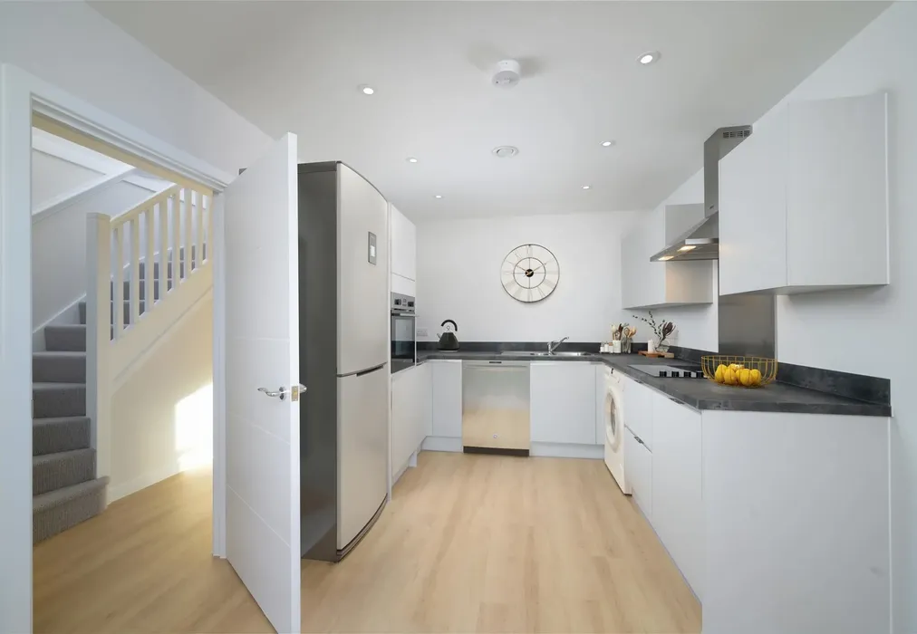Kitchen - Bartley Road, Woodgate, Pease Pottage, Crawley, West Sussex - Wards of Kent