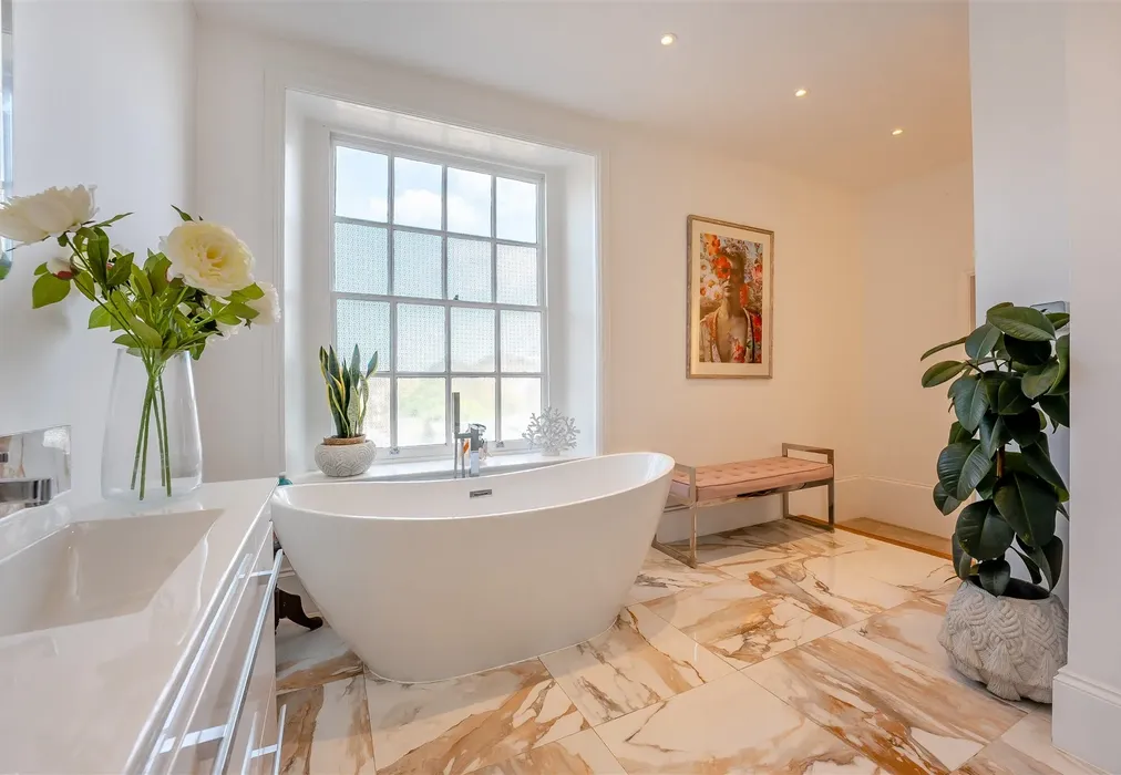 Ensuite Bathroom - Middle Deal Road, Deal, Kent - Wards of Kent