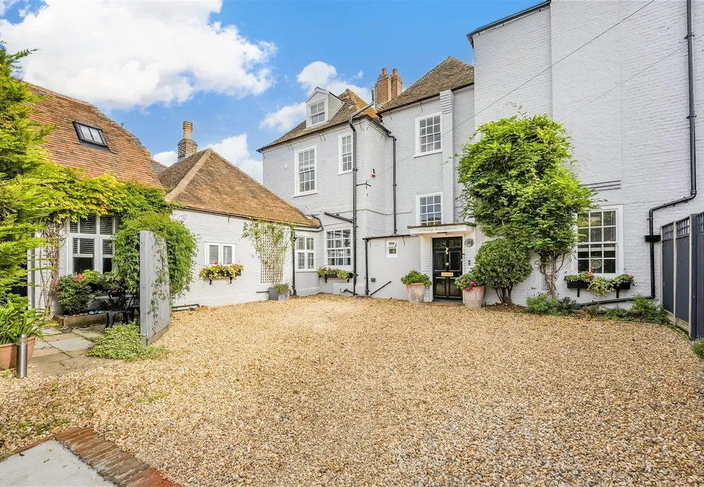 Driveway - Middle Deal Road, Deal, Kent - Wards of Kent