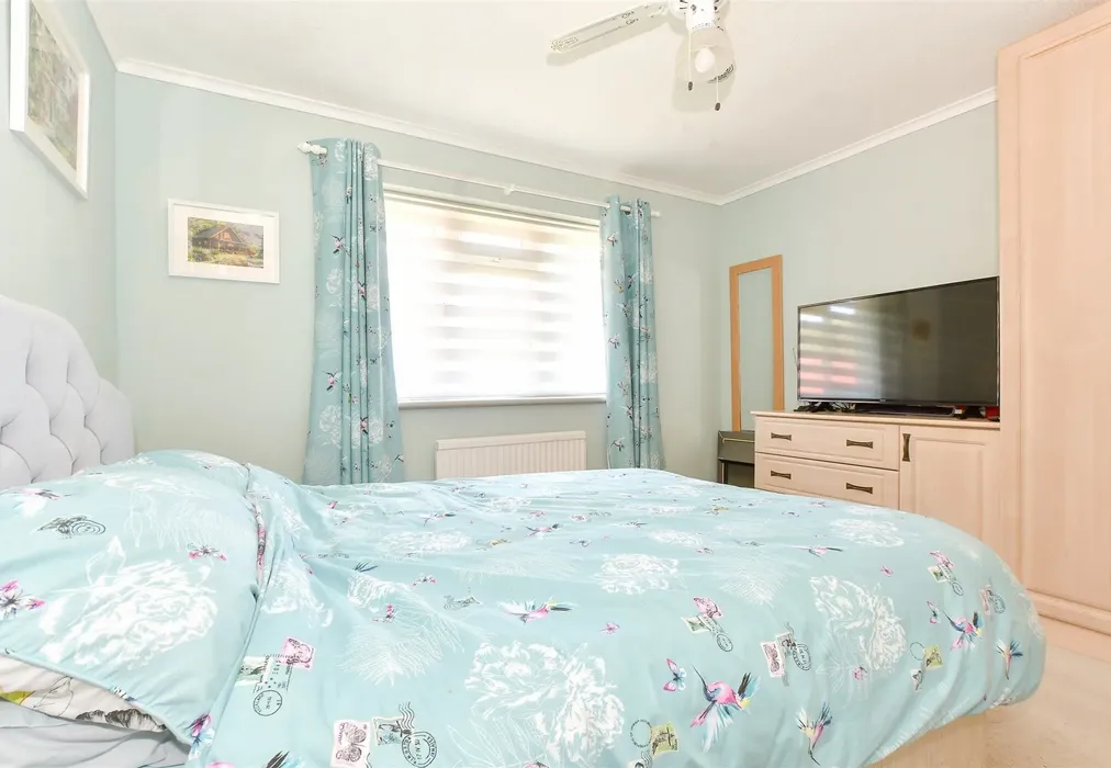 Bedroom 2 - Plover Close, Sandown, Isle of Wight - Wards of Kent