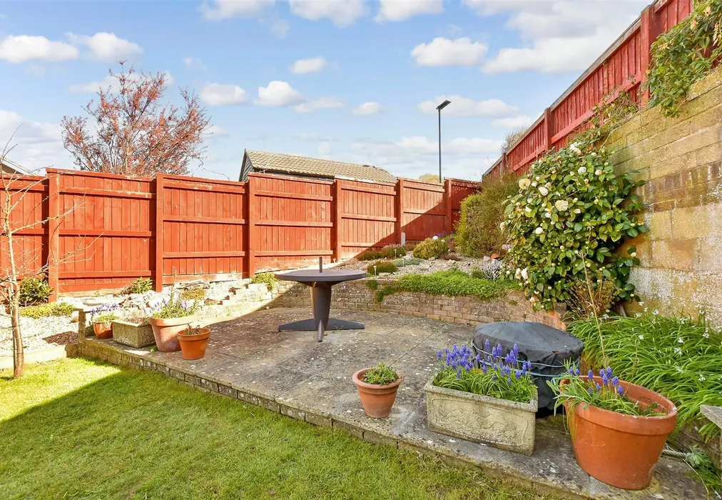 Rear Garden - Plover Close, Sandown, Isle of Wight - Wards of Kent