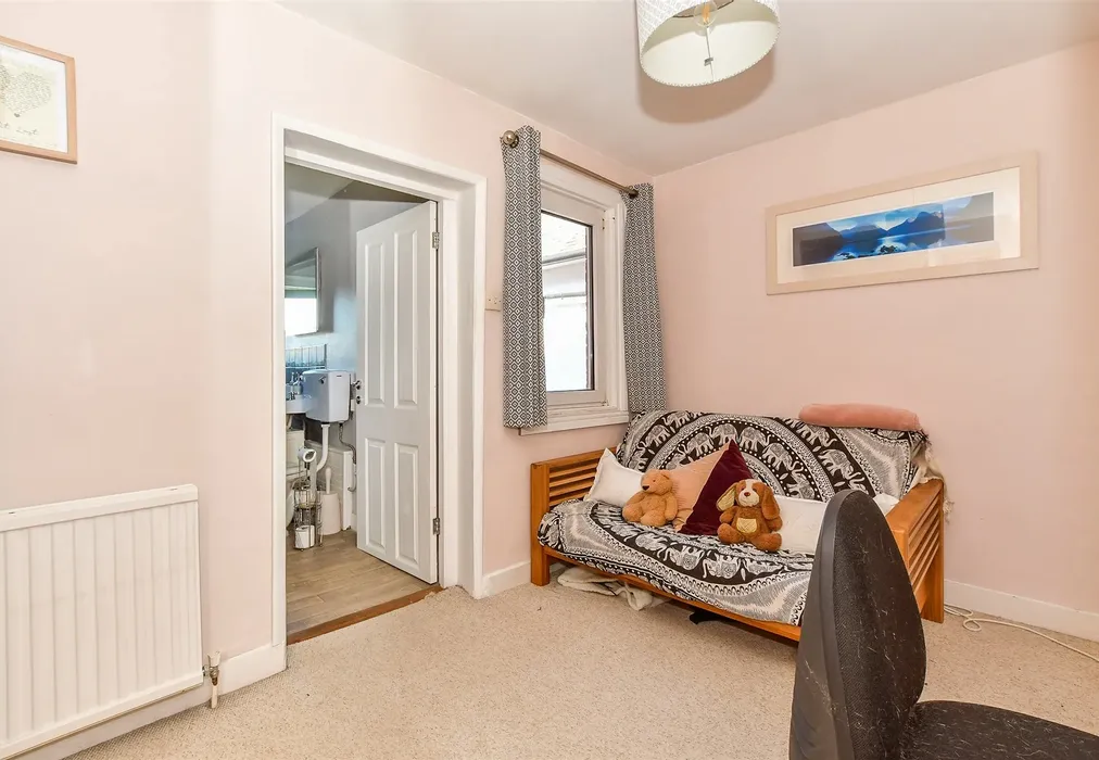 Bedroom 2 - Lavender Hill, Tonbridge, Kent - Wards of Kent