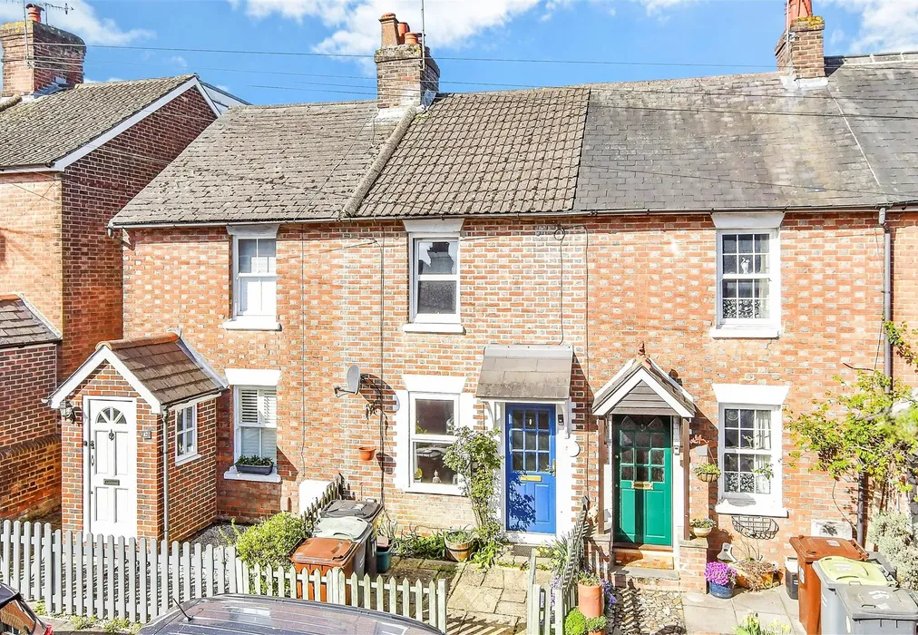 Front - Web - Lavender Hill, Tonbridge, Kent - Wards of Kent