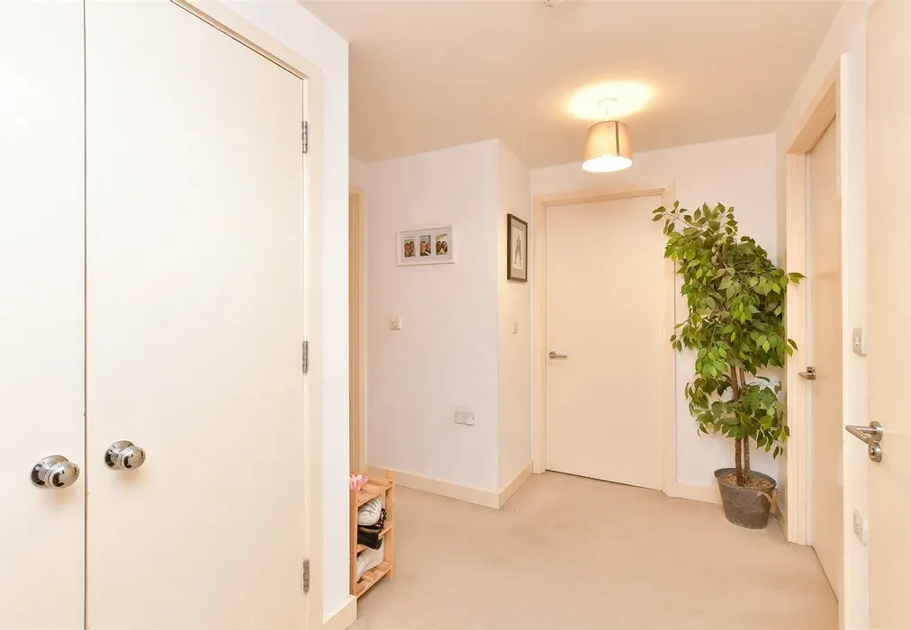 Entrance Hall - New England Street, Brighton, East Sussex - Wards of Kent