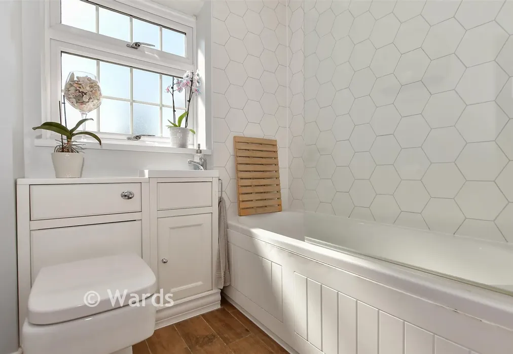 Bathroom - Robson Drive, Aylesford, Kent - Wards of Kent