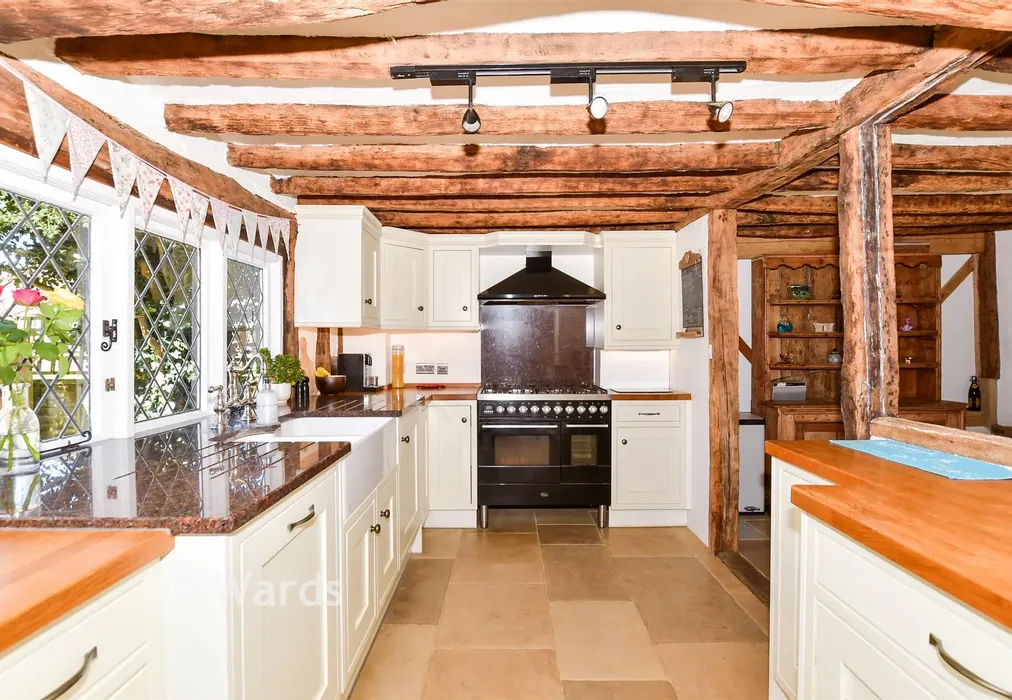 Kitchen - Laddingford, Maidstone, Kent - Wards of Kent
