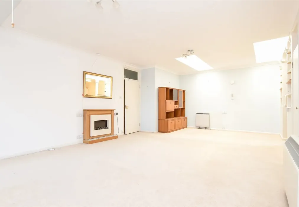 Lounge/Diner - Station Road, Dorking, Surrey - Wards of Kent