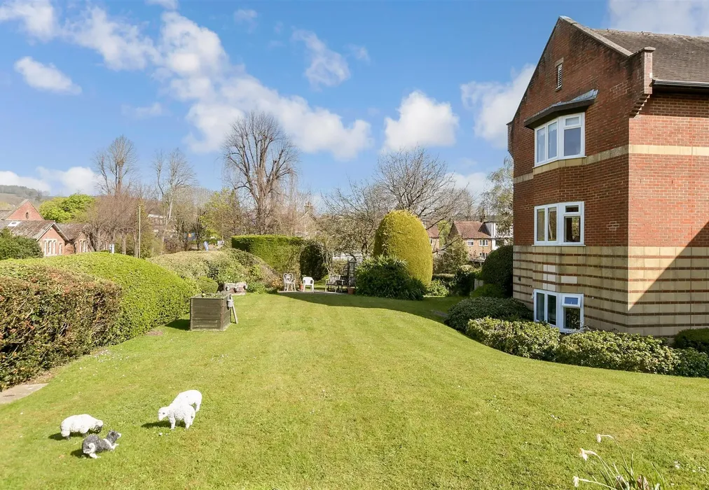 Communal Gardens - Station Road, Dorking, Surrey - Wards of Kent