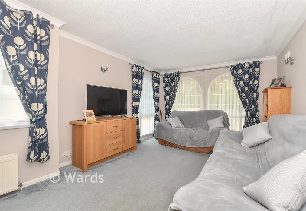 Lounge - Shenley Park, Ashford, Kent - Wards of Kent