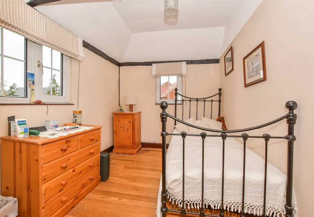 Bedroom 3 - Marden Road, Staplehurst, Tonbridge, Kent - Wards of Kent