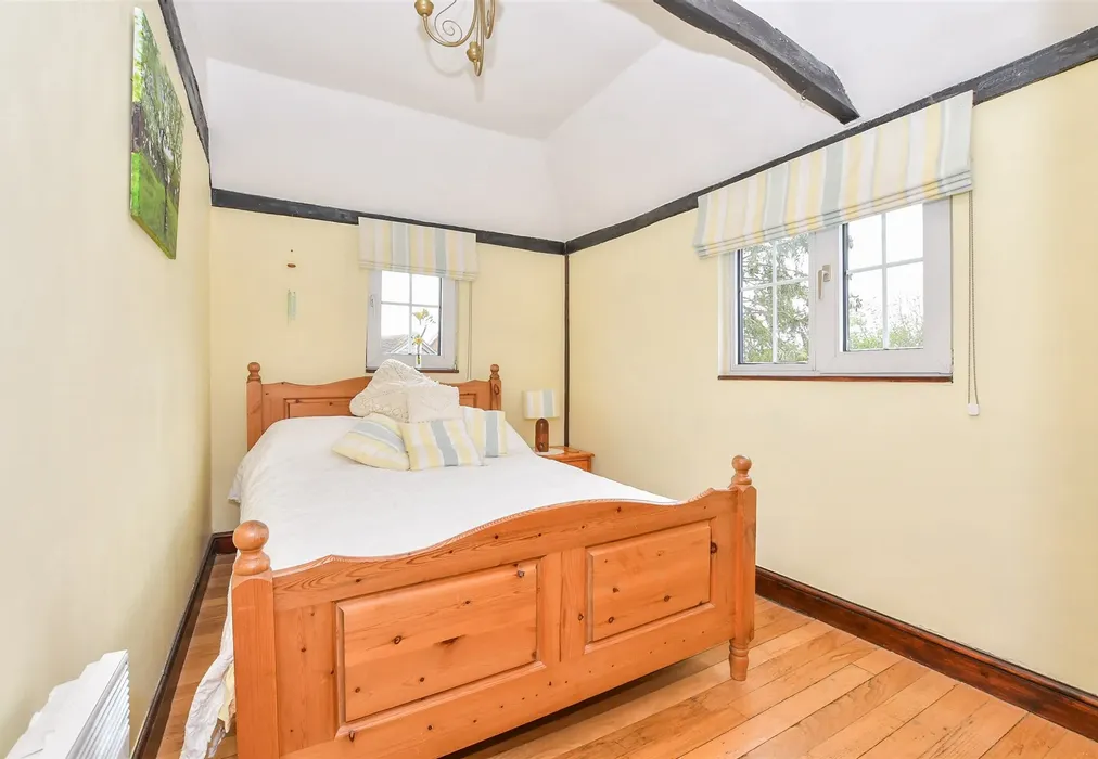 Bedroom 2 - Marden Road, Staplehurst, Tonbridge, Kent - Wards of Kent