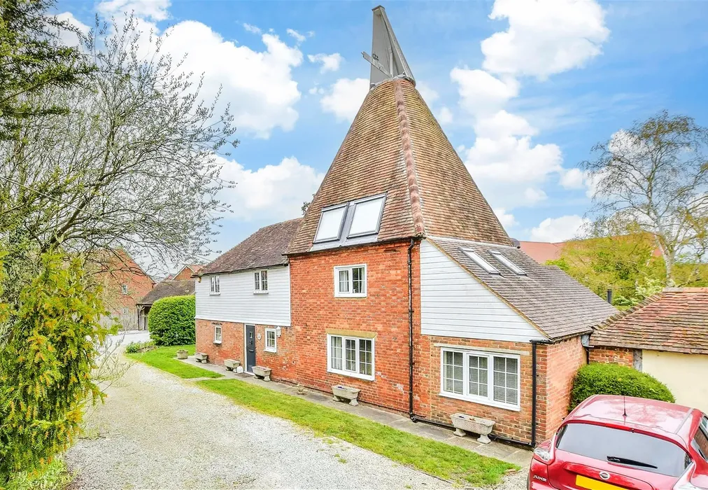 Front WEB - Marden Road, Staplehurst, Tonbridge, Kent - Wards of Kent