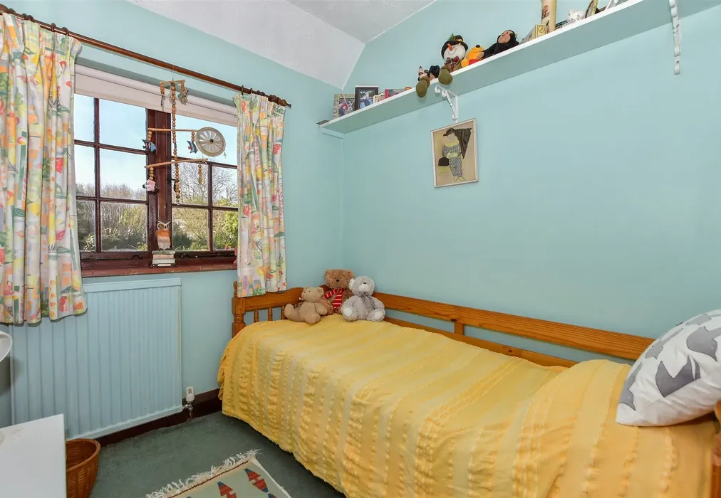 Bedroom 4 - Wateringbury Road, East Malling, Kent - Wards of Kent