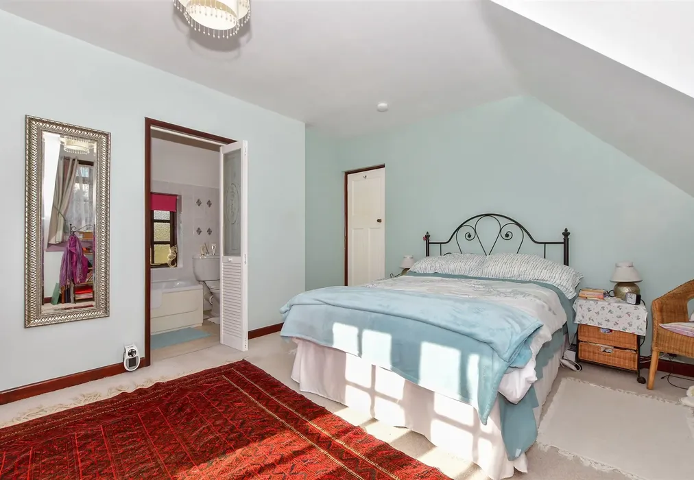 Bedroom 1 - Wateringbury Road, East Malling, Kent - Wards of Kent