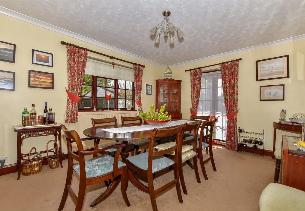 Dining Room - Wateringbury Road, East Malling, Kent - Wards of Kent