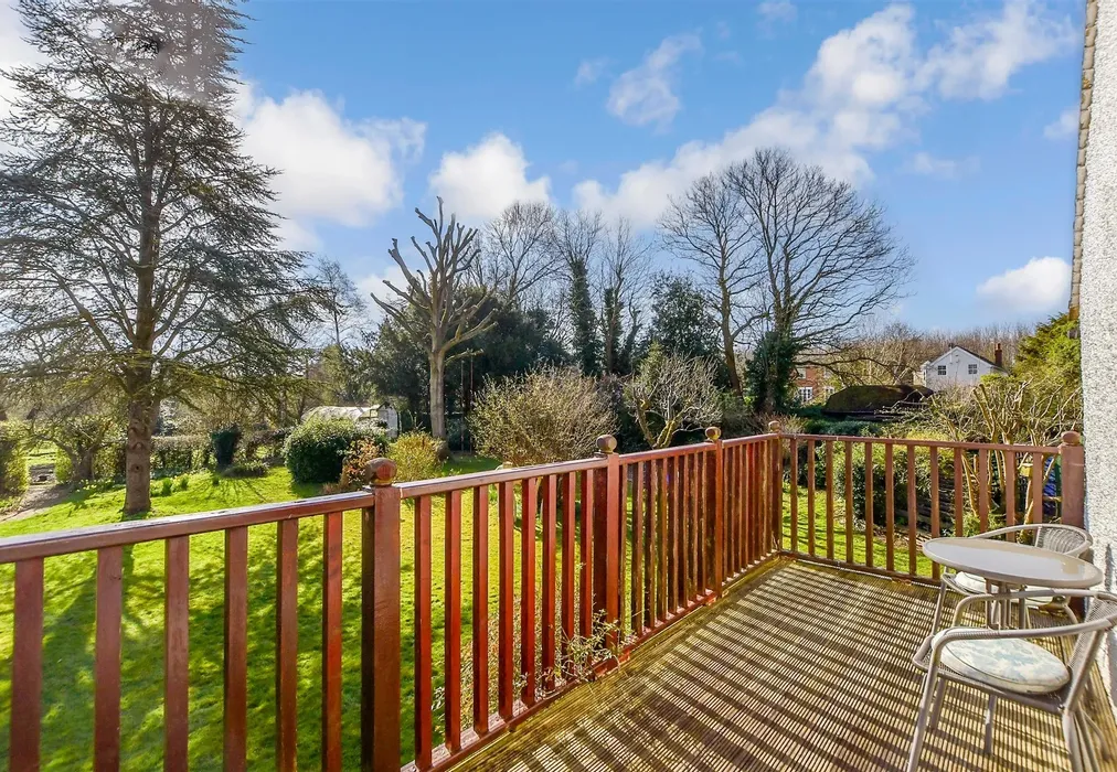 Balcony - Wateringbury Road, East Malling, Kent - Wards of Kent