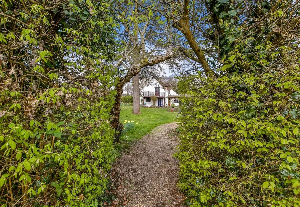 External Lifestyle Photograph - Wateringbury Road, East Malling, Kent - Wards of Kent