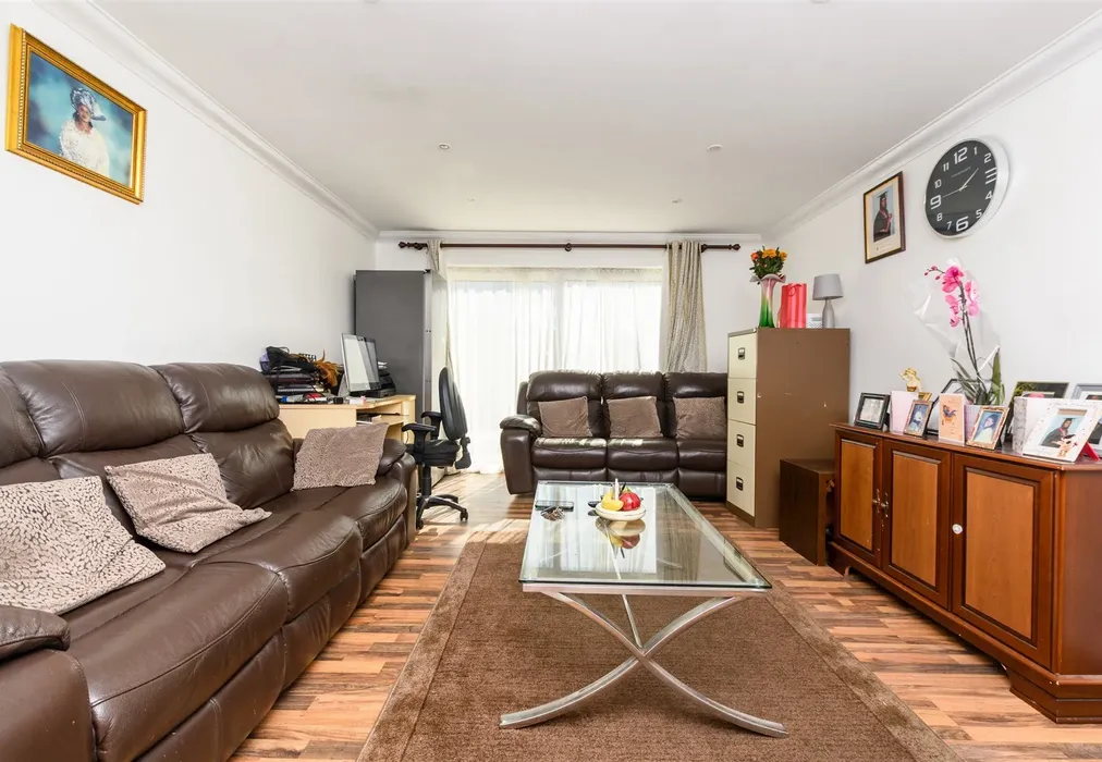 Lounge - Lower Range Road, Gravesend, Kent - Wards of Kent