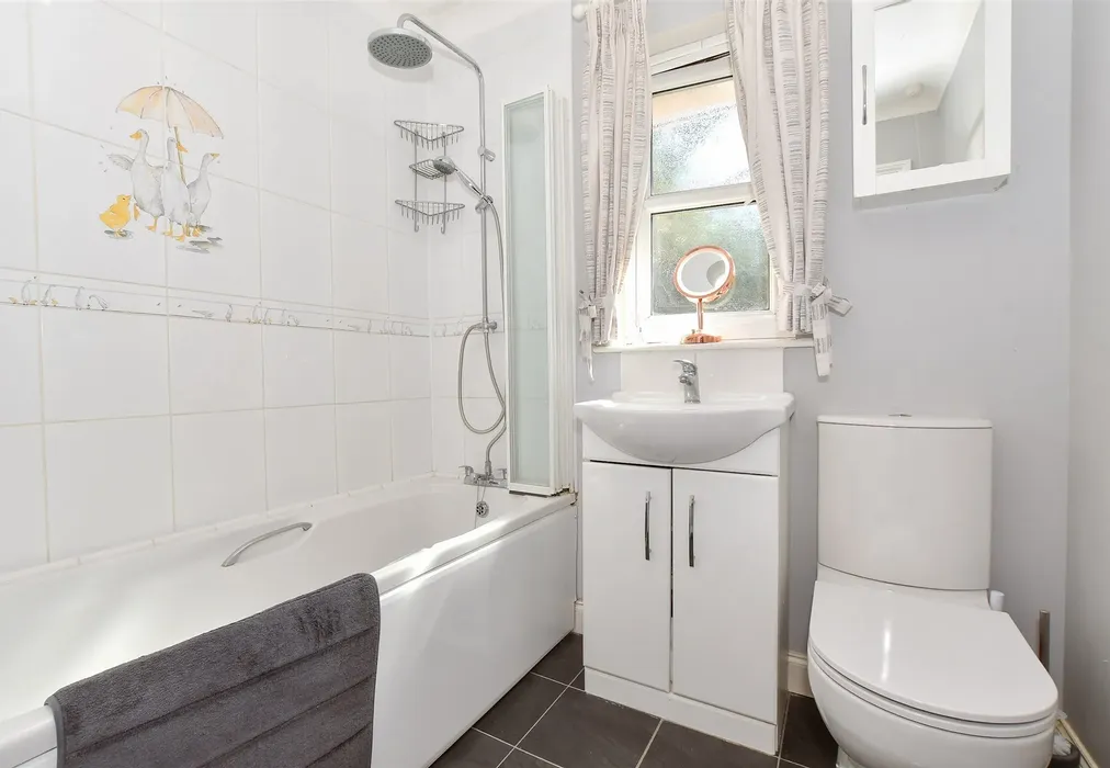 Bathroom - Roselands, Totland Bay, Isle of Wight - Wards of Kent