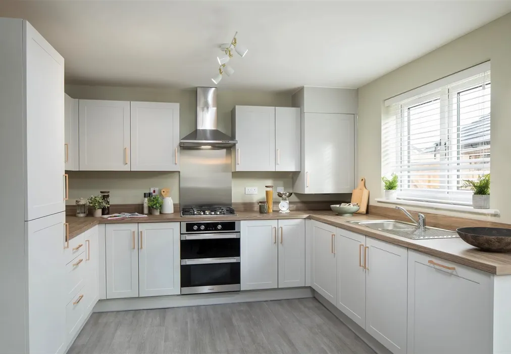 Kitchen - Chestnut Grove, Borden, Sittingbourne, Kent - Wards of Kent