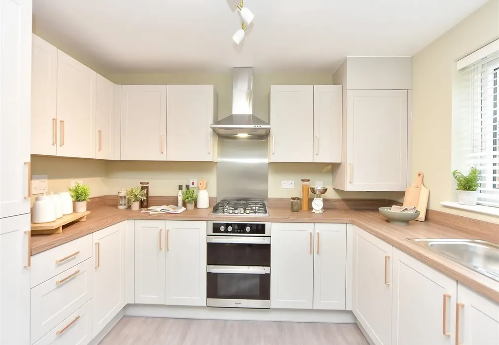 Kitchen - Chestnut Grove, Chestnut Street, Borden, Sittingbourne, Kent - Wards of Kent