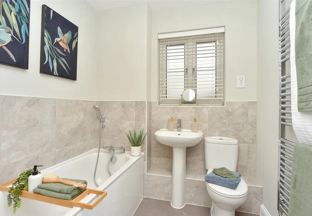 Bathroom - Chestnut Grove, Chestnut Street, Borden, Sittingbourne, Kent - Wards of Kent