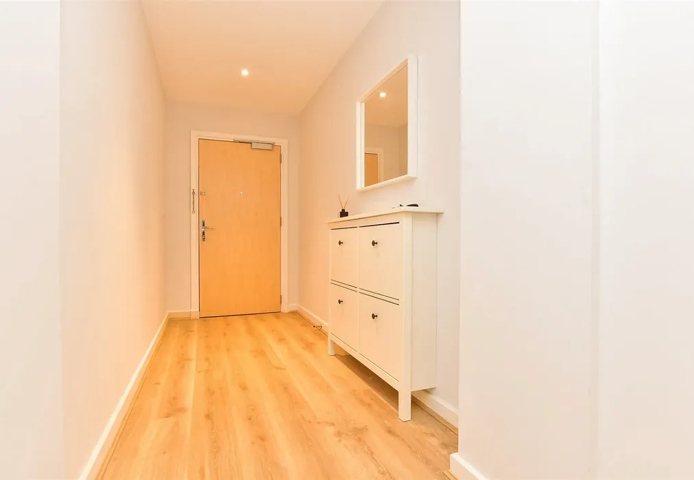Hallway - Godstone Road, Caterham, Surrey - Wards of Kent