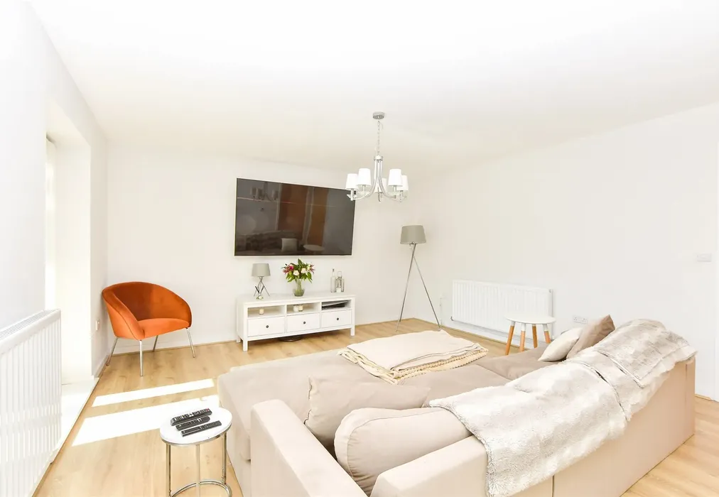 Lounge - Godstone Road, Caterham, Surrey - Wards of Kent