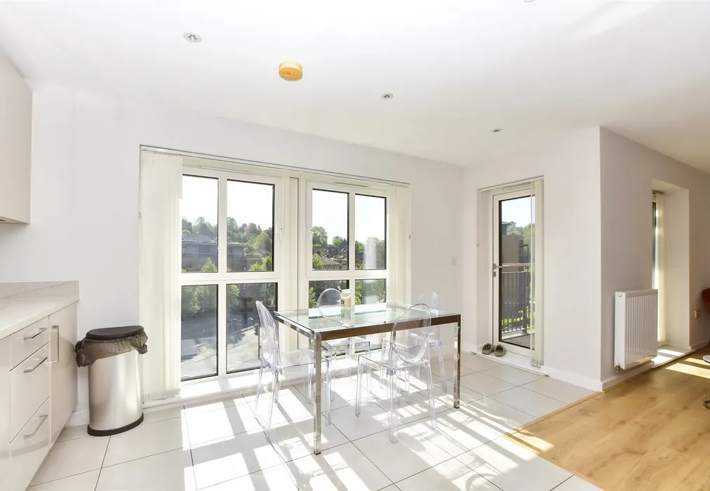 Kitchen - Godstone Road, Caterham, Surrey - Wards of Kent