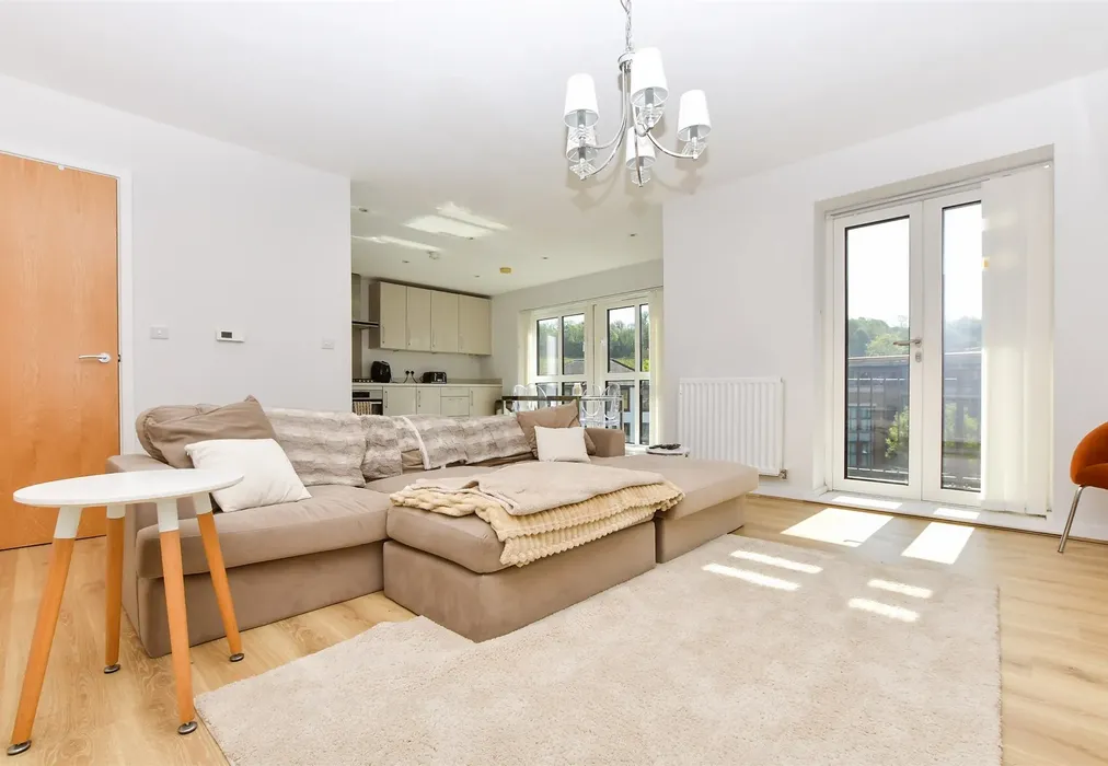 Lounge - Godstone Road, Caterham, Surrey - Wards of Kent