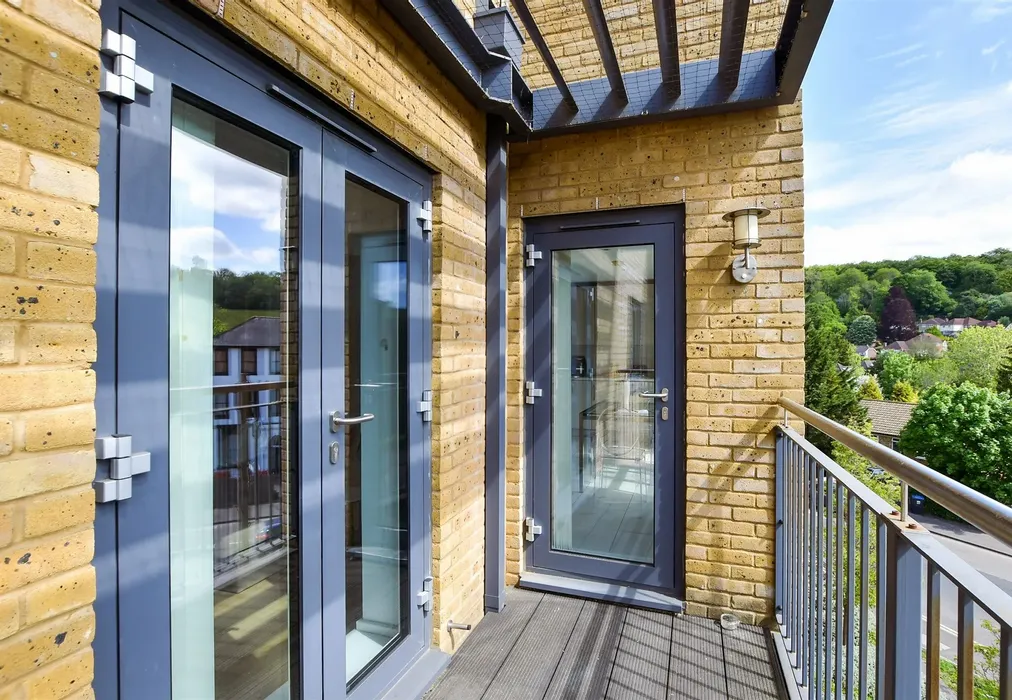 Balcony - Godstone Road, Caterham, Surrey - Wards of Kent